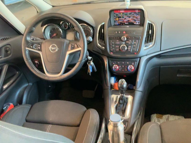 Opel Zafira Tourer 2.0 CDTI Innovation — zdjęcie 12