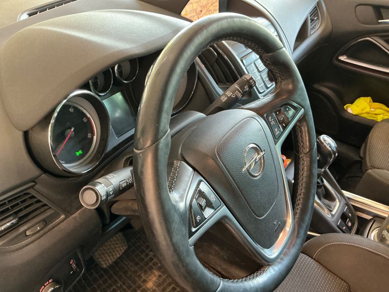 Opel Zafira Tourer 2.0 CDTI Innovation 2016 – снимка 31