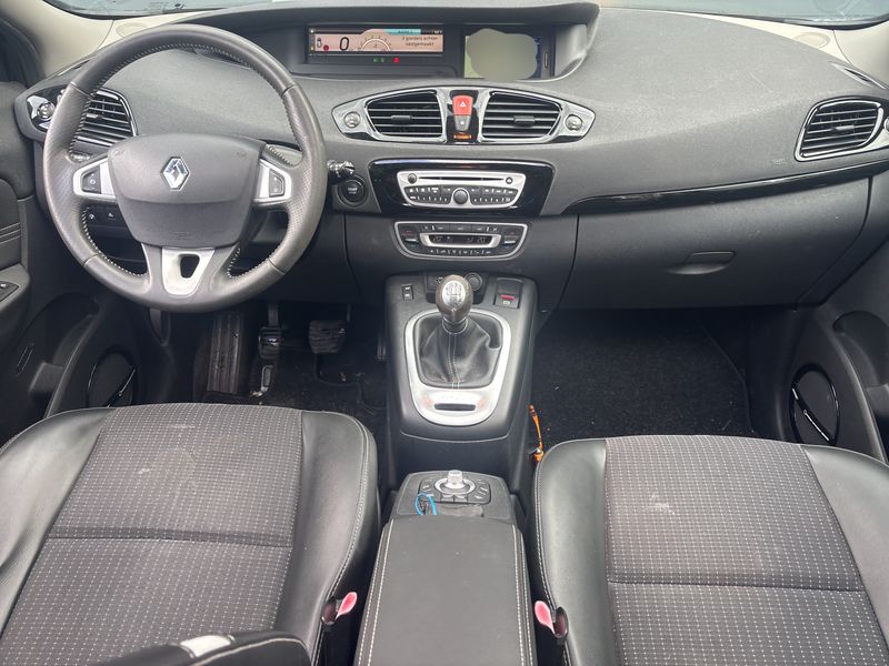 Renault Grand Scenic 1.4 TCe BOSE Edition — zdjęcie 11