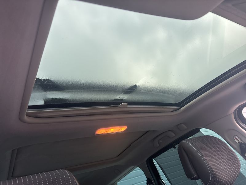 Renault Grand Scenic 1.4 TCe BOSE Edition — zdjęcie 16