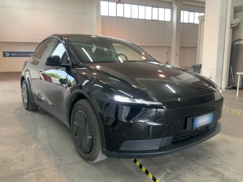 Tesla Model Y Standard Range — zdjęcie 8