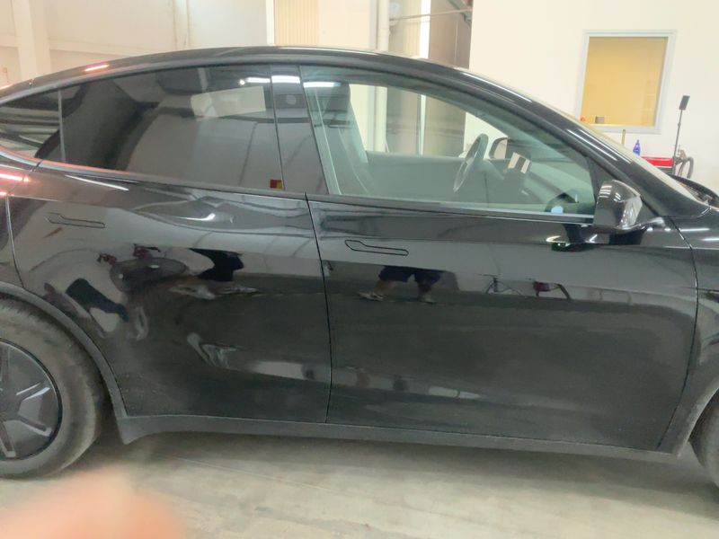 Tesla Model Y Standard Range — zdjęcie 7