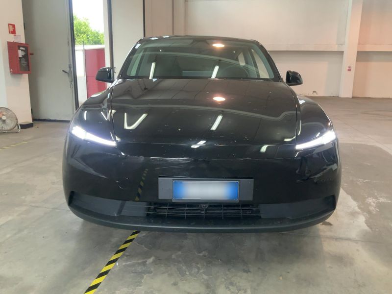 Tesla Model Y Standard Range — zdjęcie 9