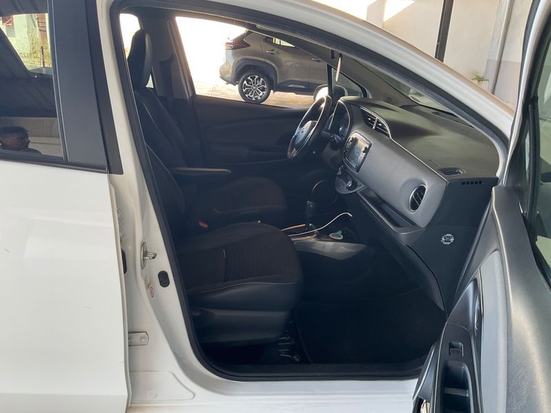 Toyota Yaris 1.5 Hybrid Style — zdjęcie 11