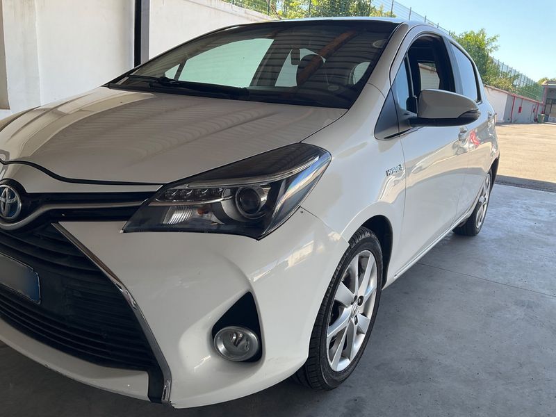 Toyota Yaris 1.5 Hybrid Style — zdjęcie 2