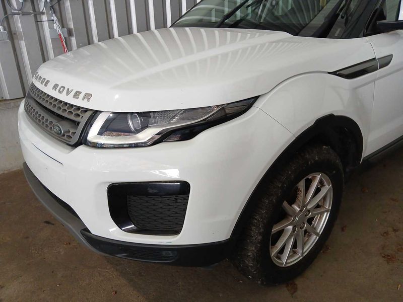 Land Rover Evoque 2.0 Td4 Pure — zdjęcie 2