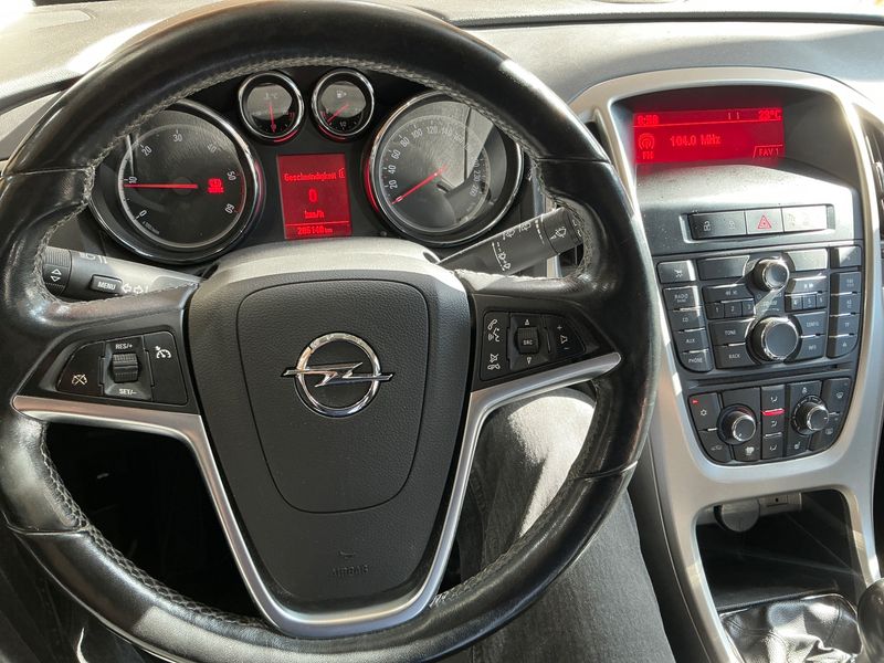Opel Astra 1.7 CDTI 150 Jahre Opel — zdjęcie 4