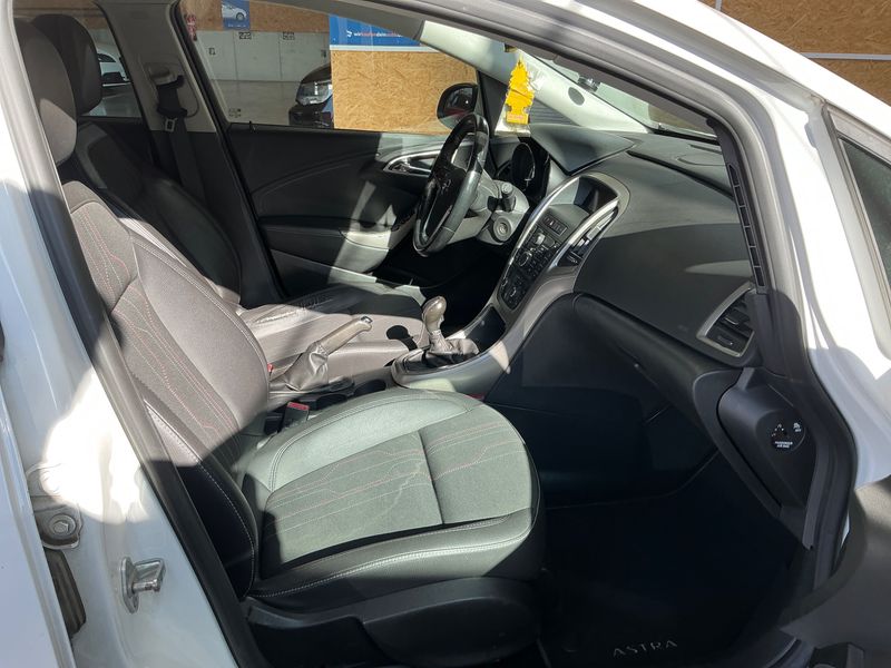 Opel Astra 1.7 CDTI 150 Jahre Opel — zdjęcie 3