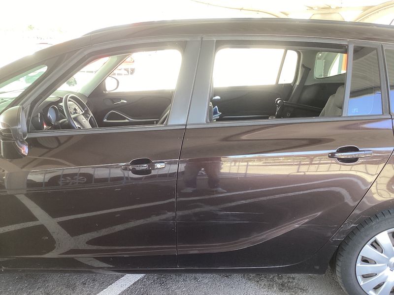 Opel Zafira Tourer 1.4 Turbo Selective — zdjęcie 4