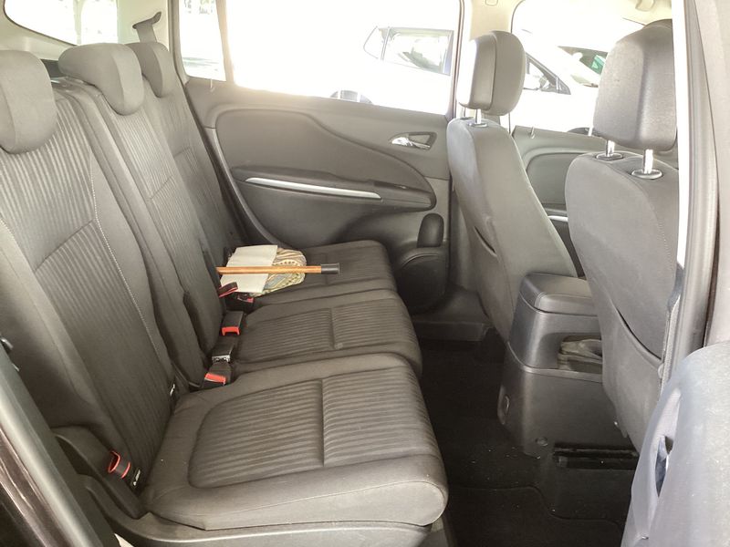 Opel Zafira Tourer 1.4 Turbo Selective — zdjęcie 14