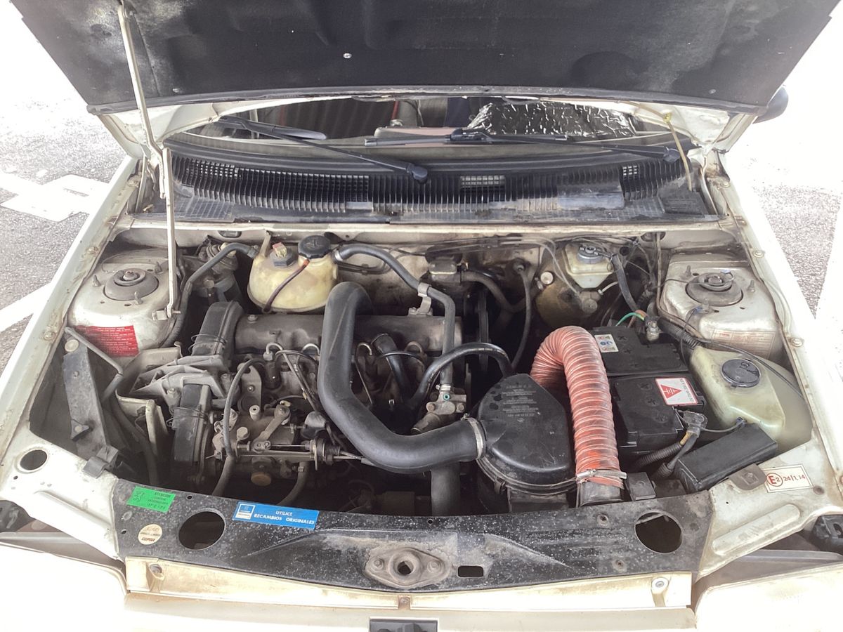 Peugeot 205 1990 — photo 18
