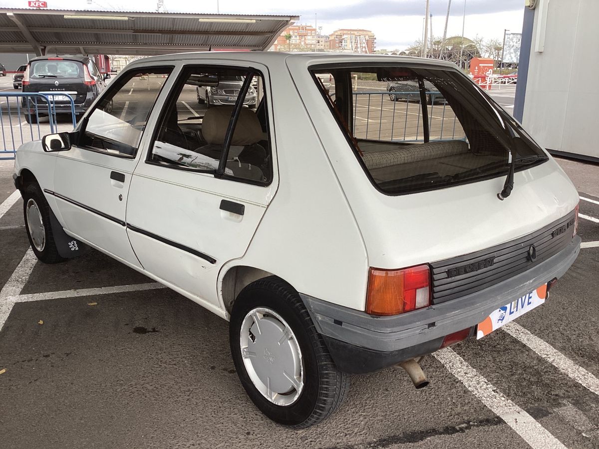Peugeot 205 1990 — photo 14
