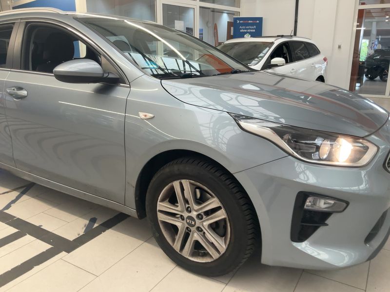 Kia cee'd 1.4 TGDI Vision — zdjęcie 8