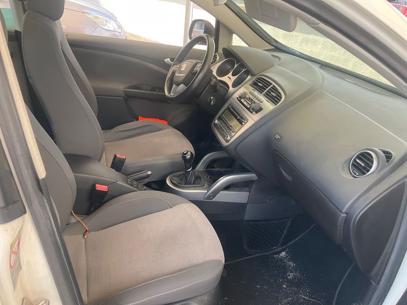 Seat Altea 1.6 TDI Style Ecomotive 2010 – снимка 3