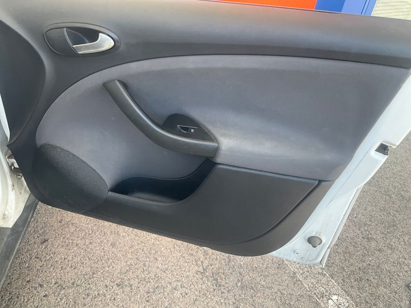 Seat Altea 1.6 TDI Style Ecomotive 2010 – снимка 18
