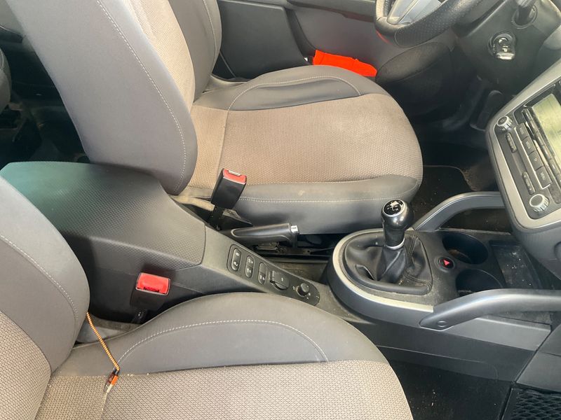 Seat Altea 1.6 TDI Style Ecomotive 2010 – снимка 17