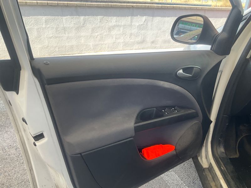 Seat Altea 1.6 TDI Style Ecomotive 2010 – снимка 10