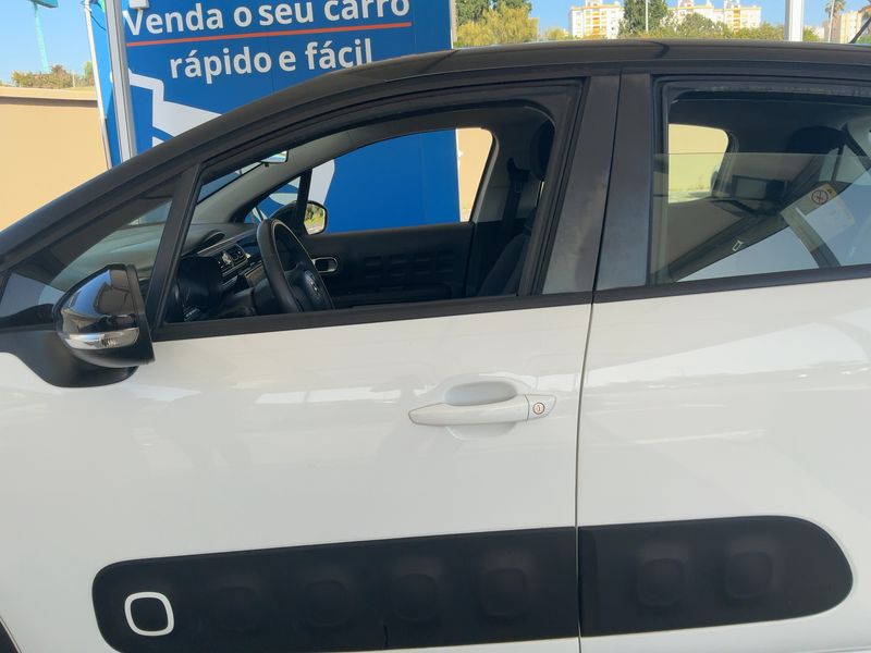 Citroen C3 1.2 PureTech Feel — zdjęcie 4