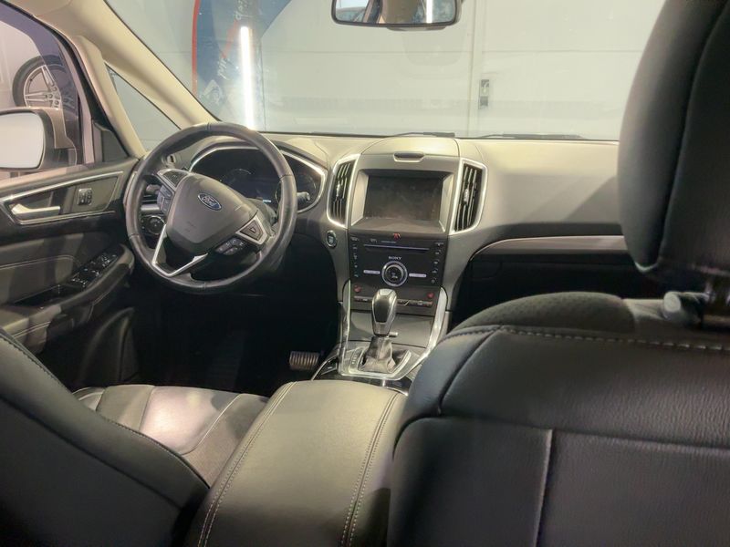 Ford S-Max 2.0 TDCi Titanium 4x4 — zdjęcie 12