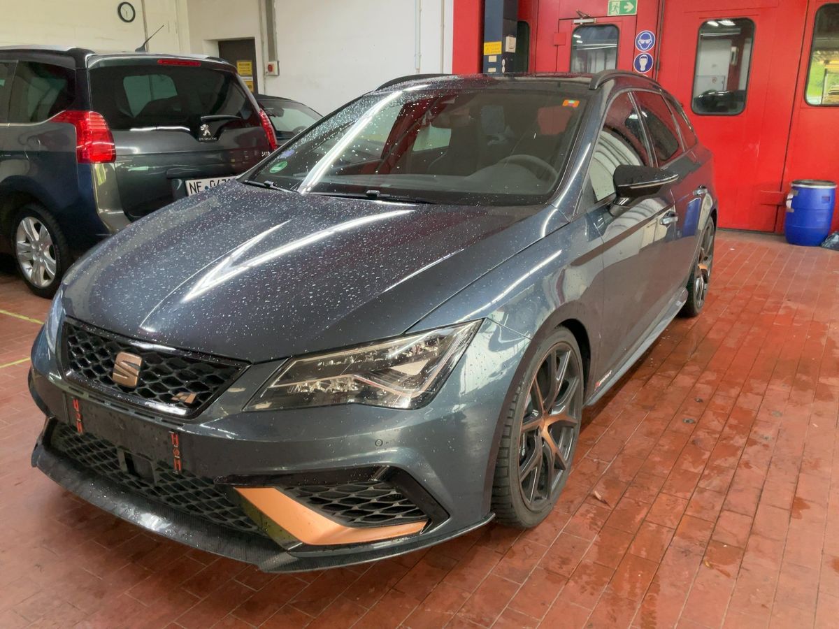Seat Leon 2020 — photo 1