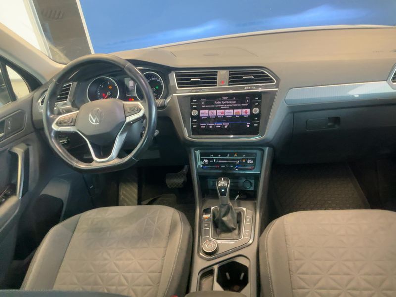 Volkswagen Tiguan 2.0 TDI Life 4Motion — zdjęcie 12