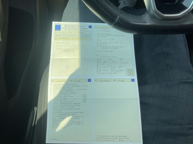 Volkswagen Tiguan 2.0 TDI Life 4Motion — zdjęcie 15