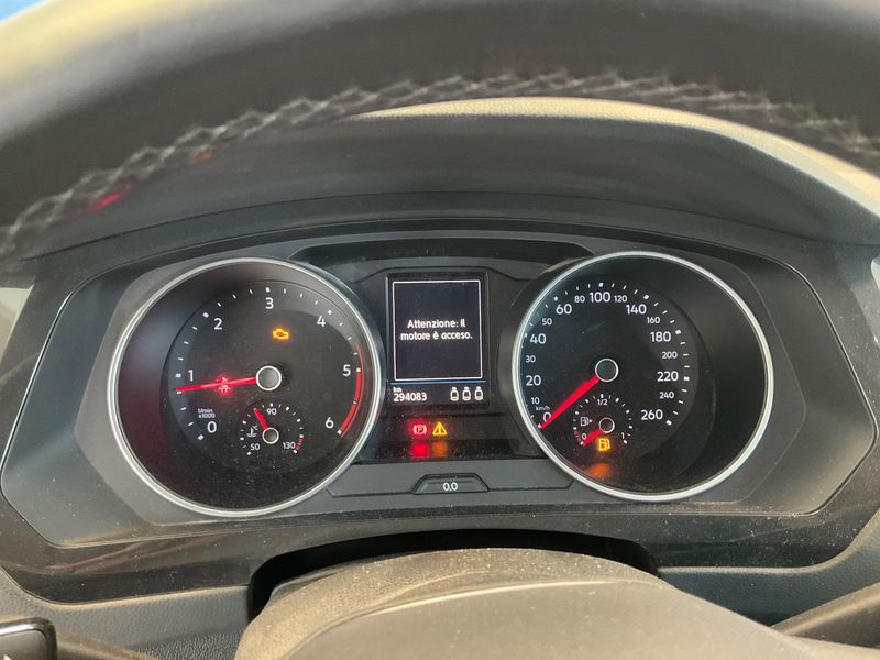 Volkswagen Tiguan 2.0 TDI Life 4Motion — zdjęcie 13