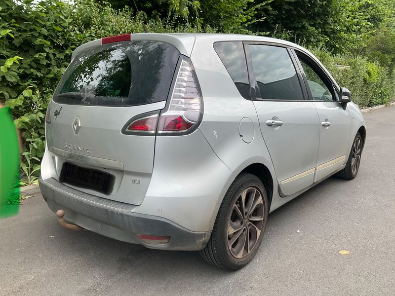 Renault Scenic 1.6 dCi Xmod BOSE Edition 2015 – снимка 2