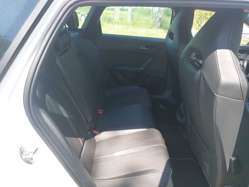 Cupra Leon Sportstourer 2.0 TDI V — zdjęcie 14