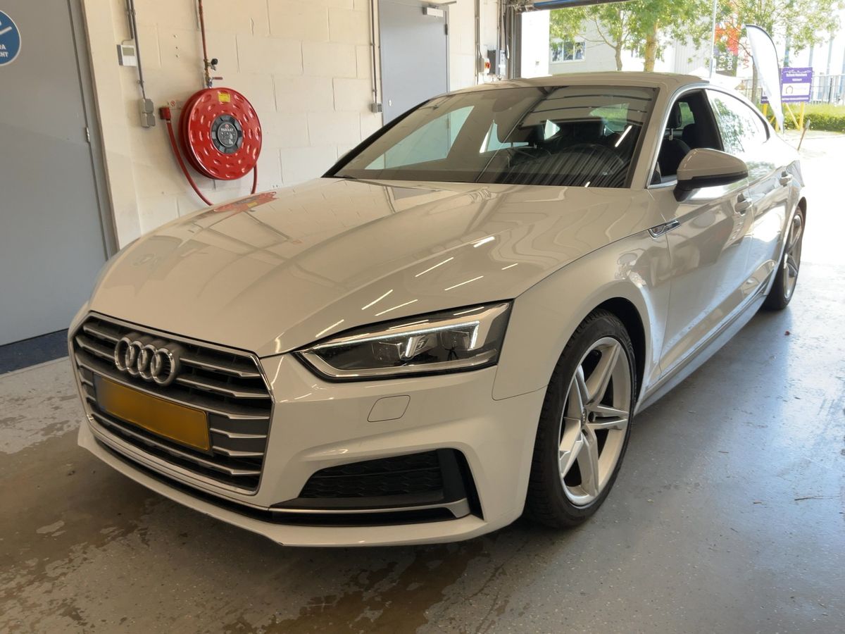 Audi A5 2018 — photo 1