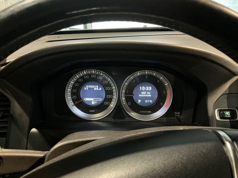 Volvo XC60 2.4 D4 Summum AWD — zdjęcie 13