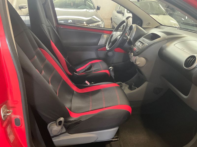 Toyota Aygo 1.4 Turbodiesel Confort — zdjęcie 3