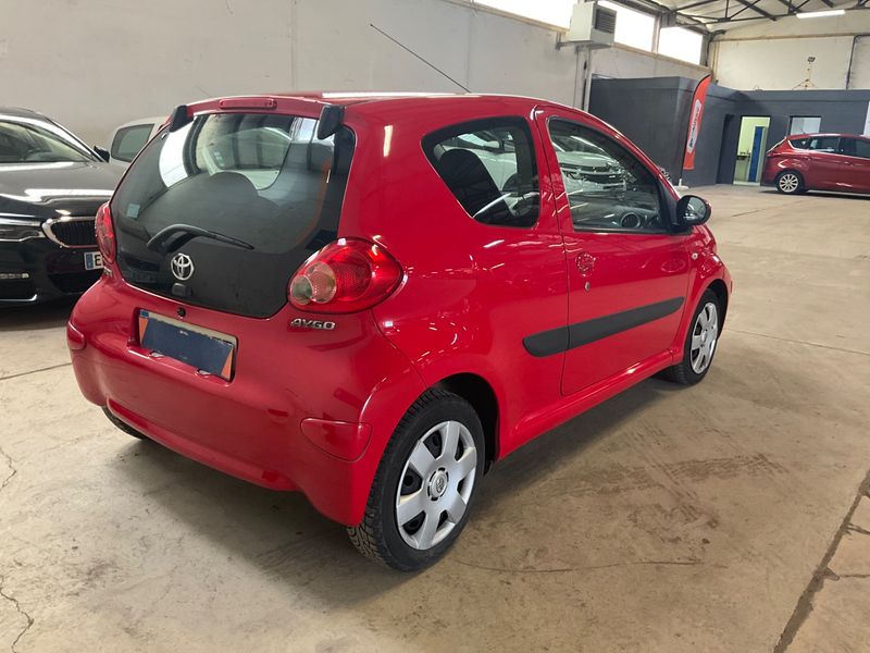Toyota Aygo 1.4 Turbodiesel Confort — zdjęcie 2