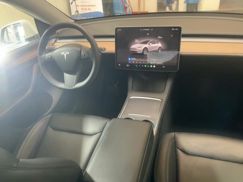 Tesla Model Y Max Range Dual AWD AWD — zdjęcie 12