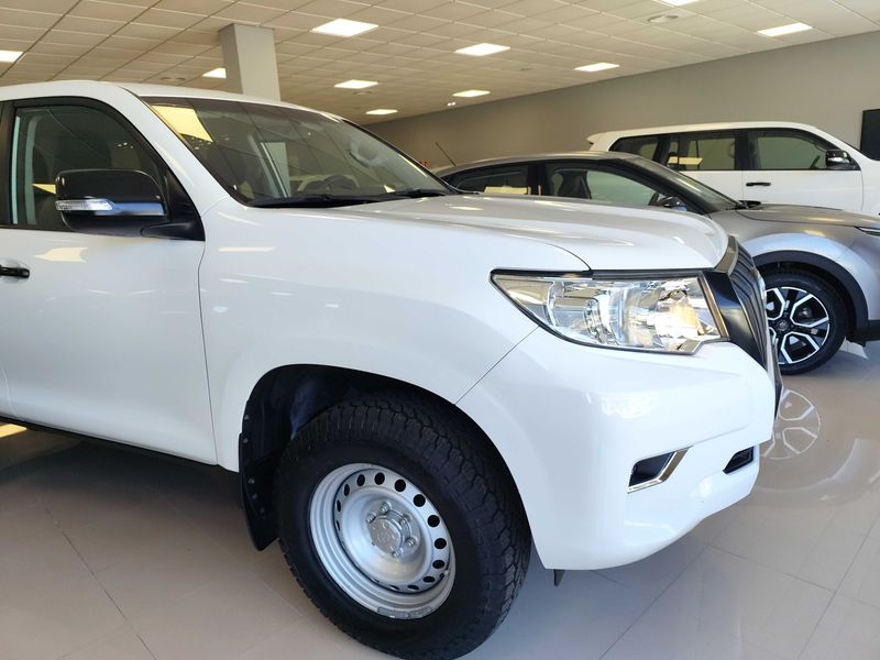 Toyota Land Cruiser 2.8 D-4D GX — zdjęcie 6