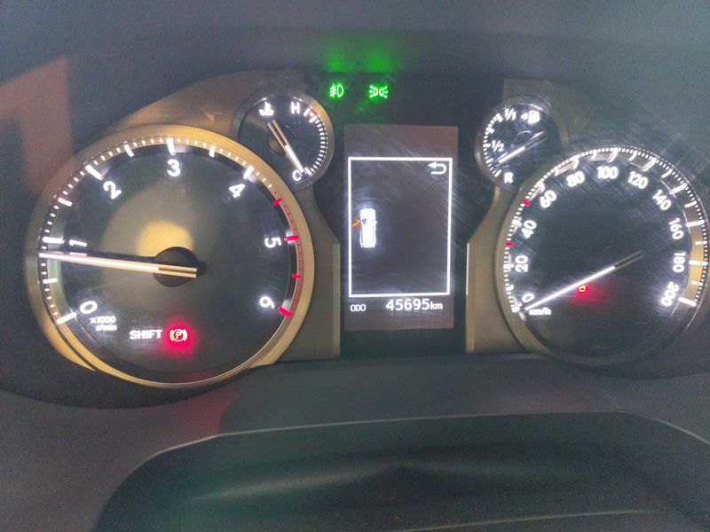 Toyota Land Cruiser 2.8 D-4D GX — zdjęcie 12