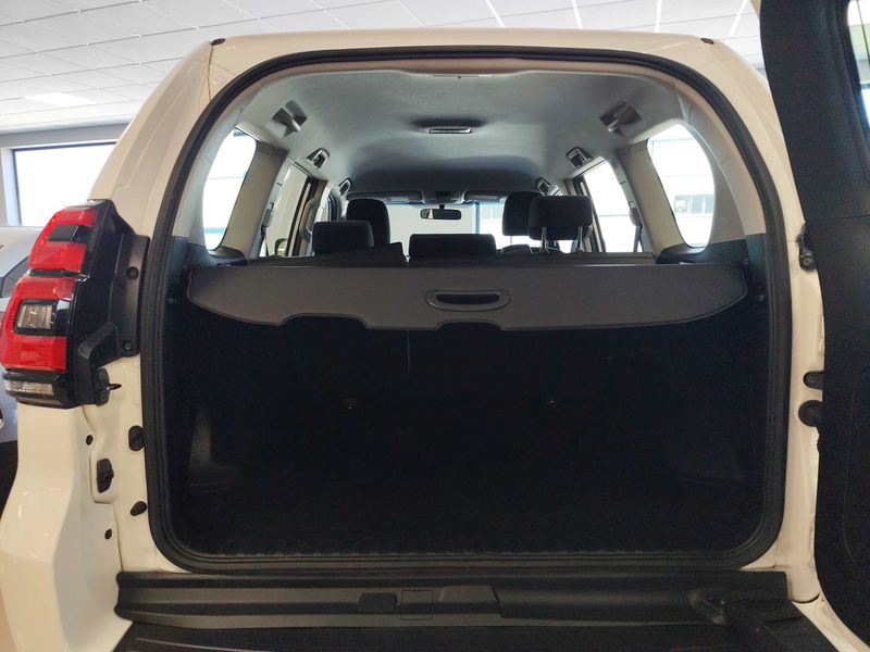 Toyota Land Cruiser 2.8 D-4D GX — zdjęcie 9
