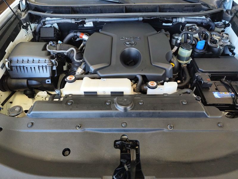 Toyota Land Cruiser 2.8 D-4D GX — zdjęcie 8