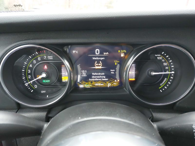 Jeep Wrangler Unlimited 2.0 4xe Plug-in Hybrid Sahara — zdjęcie 12