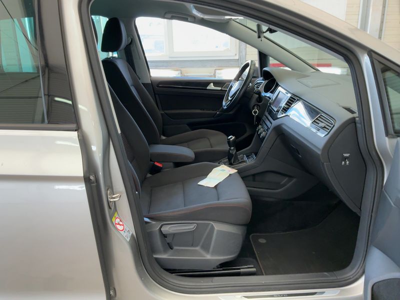Volkswagen Golf VII Sportsvan 1.2 TSI Sound BlueMotion Tech — zdjęcie 11