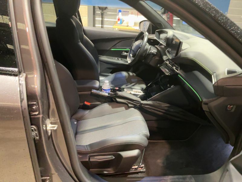 Peugeot 2008 1.2 PureTech GT — zdjęcie 11