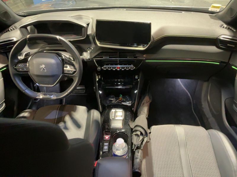 Peugeot 2008 1.2 PureTech GT — zdjęcie 12