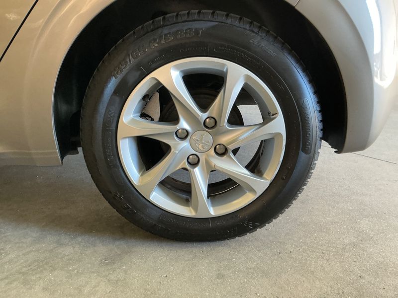 Peugeot 208 1.2 e-VTi Active 2012 – снимка 5