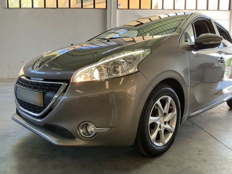 Peugeot 208 1.2 e-VTi Active 2012 – снимка 2