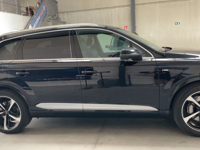 Audi Q7 45 TDI quattro — zdjęcie 7