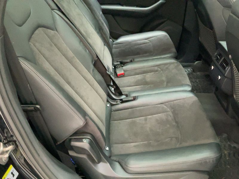 Audi Q7 45 TDI quattro — zdjęcie 14