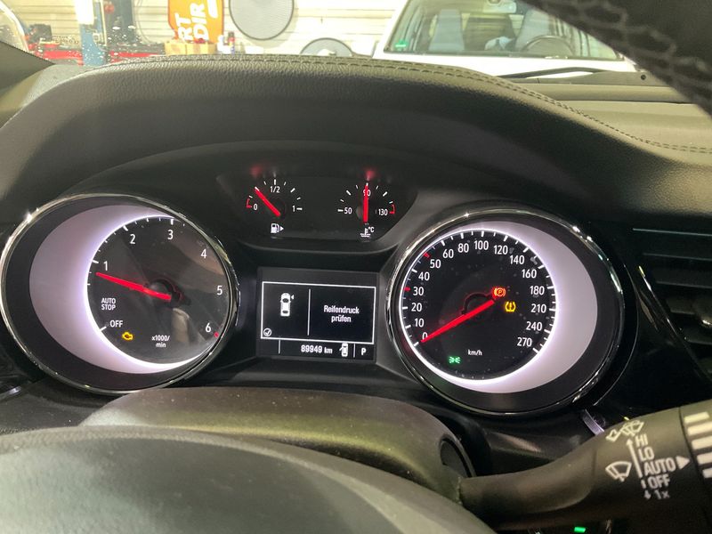 Opel Insignia Sports Tourer 1.6 CDTI DPF Innovation — zdjęcie 13