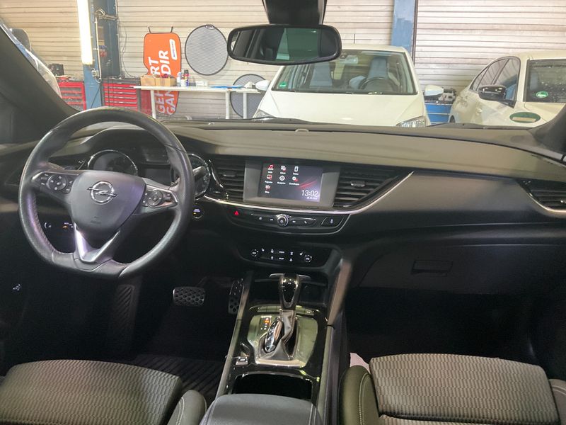 Opel Insignia Sports Tourer 1.6 CDTI DPF Innovation — zdjęcie 12