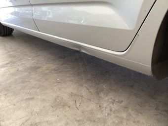Side skirts