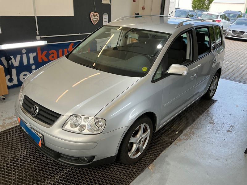 Touran 1.6 FSI Highline